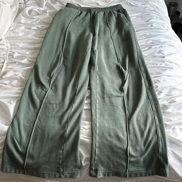 PINK Victoria's Secret Green Wide Leg Pants - Picture 5 of 7